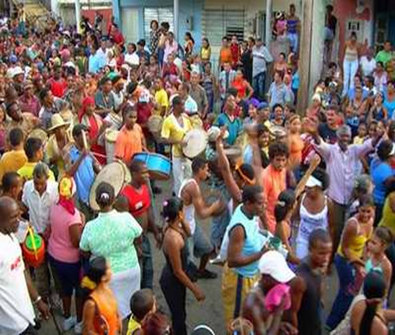La Conga de Los Hoyos, desde las raíces a la tradición Revista Más Cuba